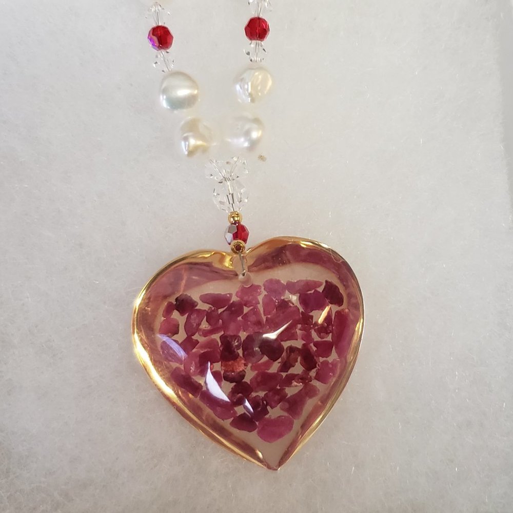 2/40$ Vintage Lee Sands red heart and pearls